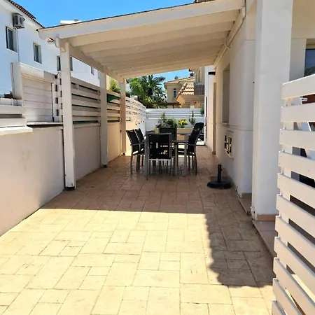 וילה Kapparisvilla פאראלימני
